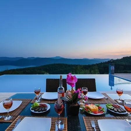 Sleeps 6 Pool Air Con Wifi Villa Kuyucak