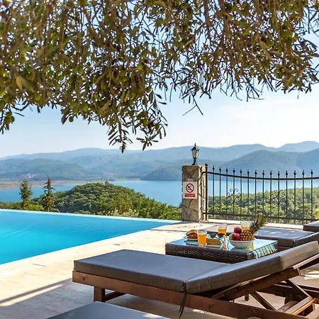 Sleeps 6 Pool Air Con Wifi Villa